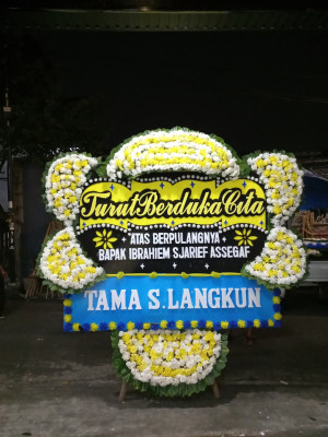Papan Bunga Duka di Mamajang Luar